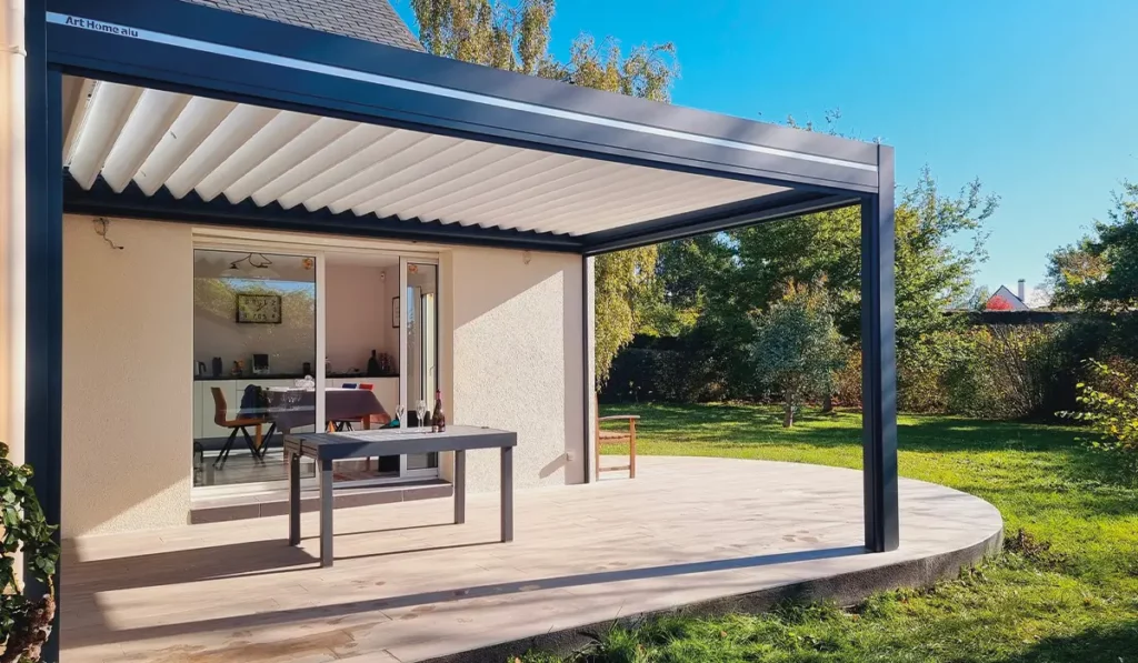 Pergolas bioclimatiques sur mesure à lames orientables